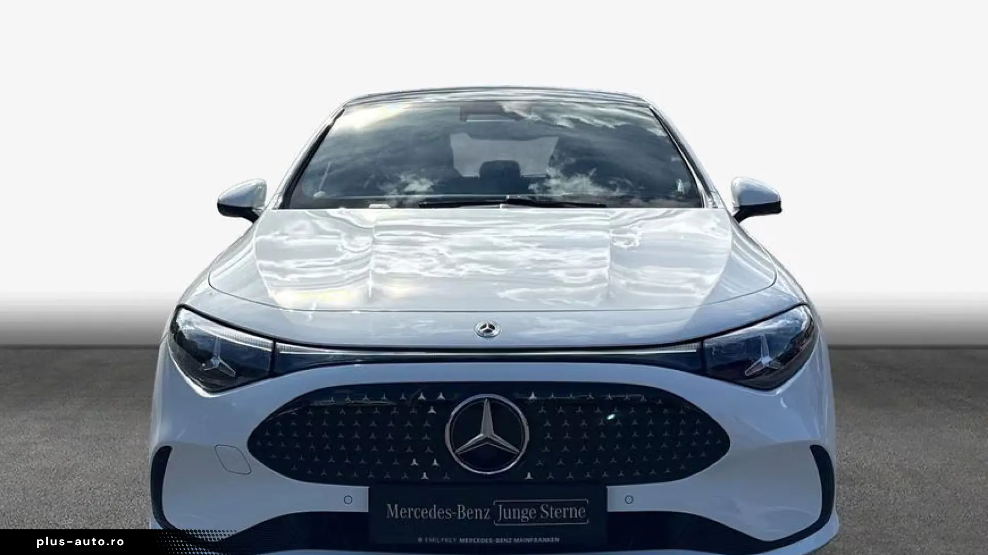 Mercedes-Benz CLA 350 4M EQ Premium Plus Drive Parking