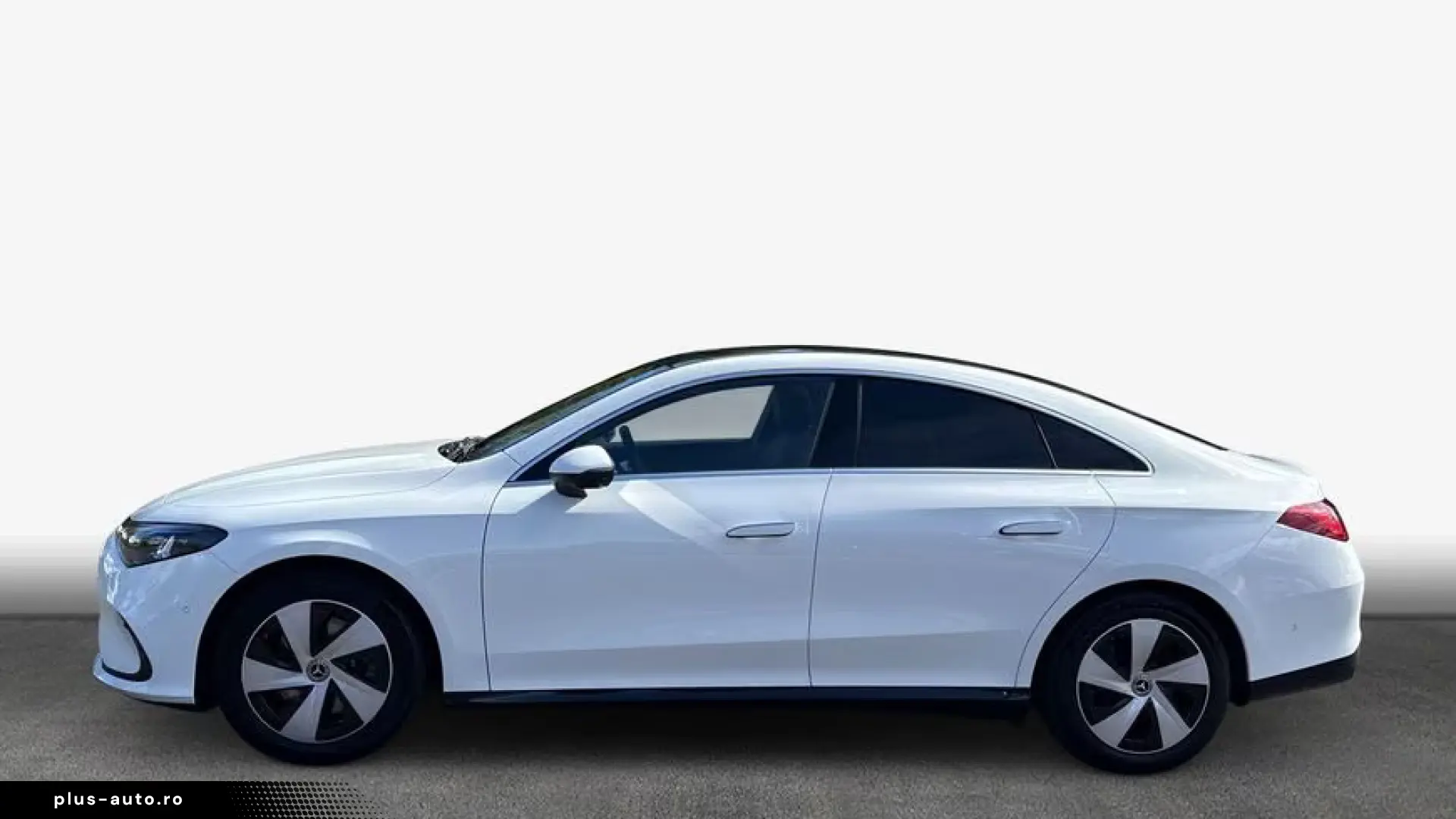 Mercedes-Benz CLA 350 4M EQ Premium Plus Drive Parking