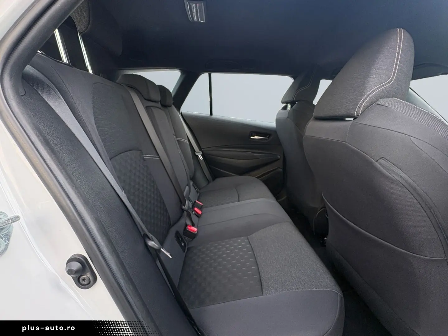 TOYOTA Corolla 1.8 Hybrid Touring Business  LED Klima S