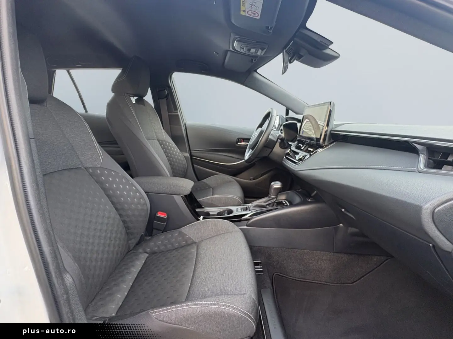 TOYOTA Corolla 1.8 Hybrid Touring Business  LED Klima S