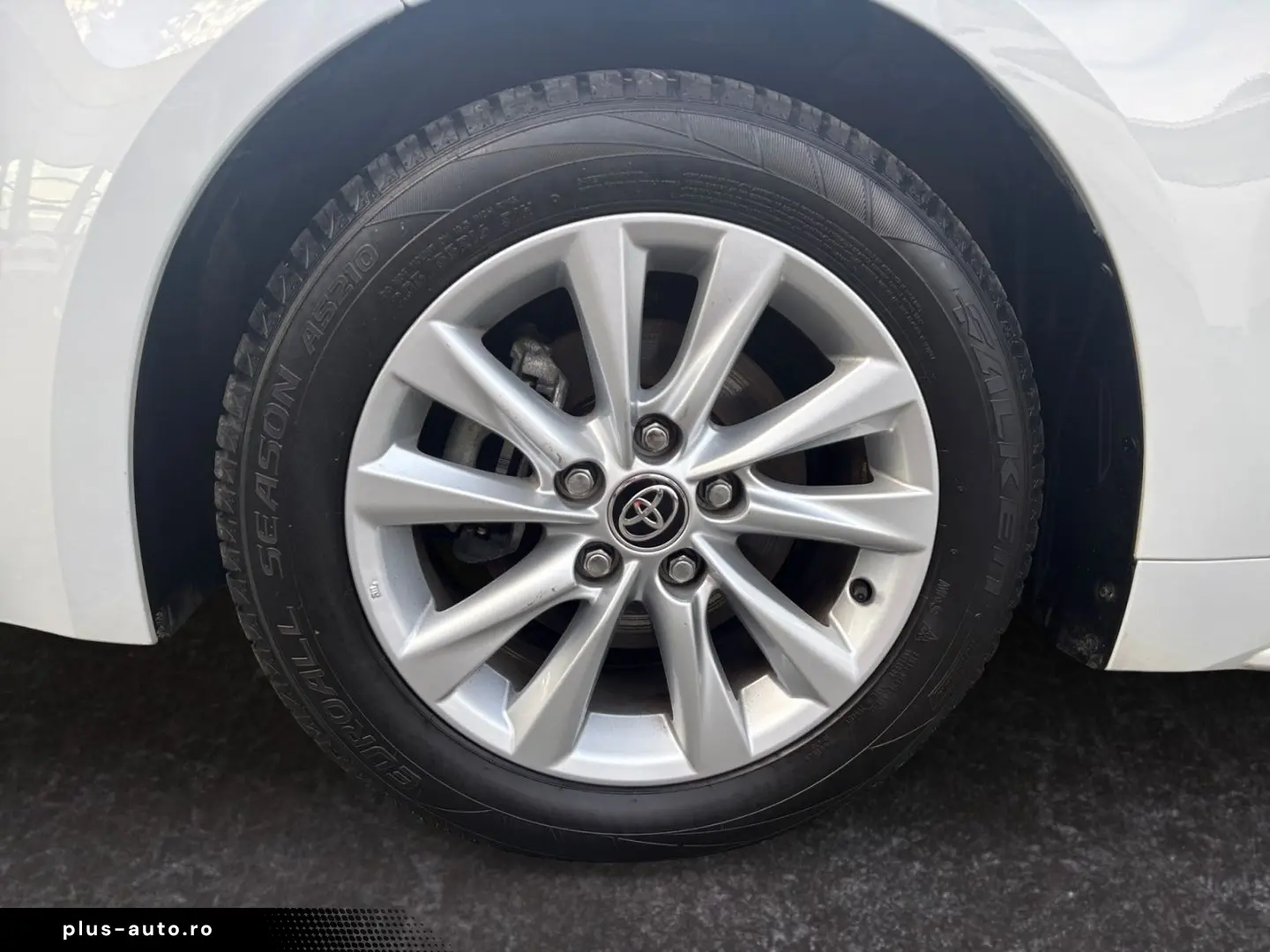 TOYOTA Corolla 1.8 Hybrid Touring Business  LED Klima S