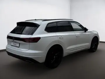VW Touareg 3.0 TDI R-Line 4M PANO AHK STAHZG LUFT