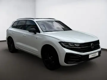 VW Touareg 3.0 TDI R-Line 4M PANO AHK STAHZG LUFT