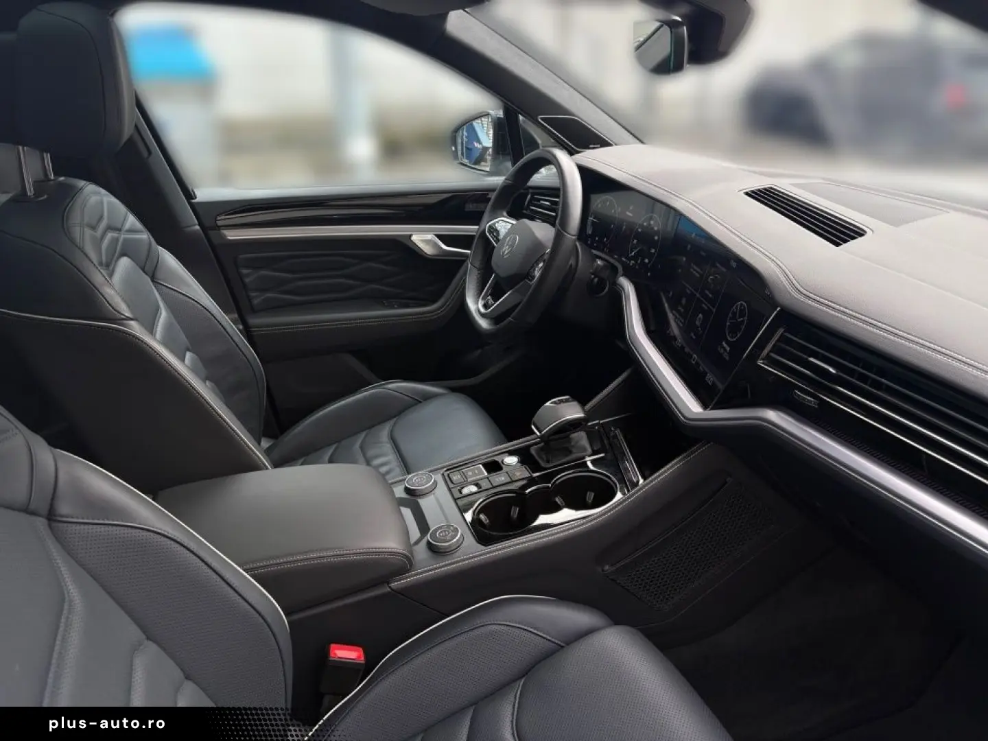 VW Touareg 3.0 TDI R-Line 4M PANO AHK STAHZG LUFT