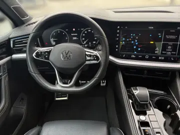 VW Touareg 3.0 TDI R-Line 4M PANO AHK STAHZG LUFT