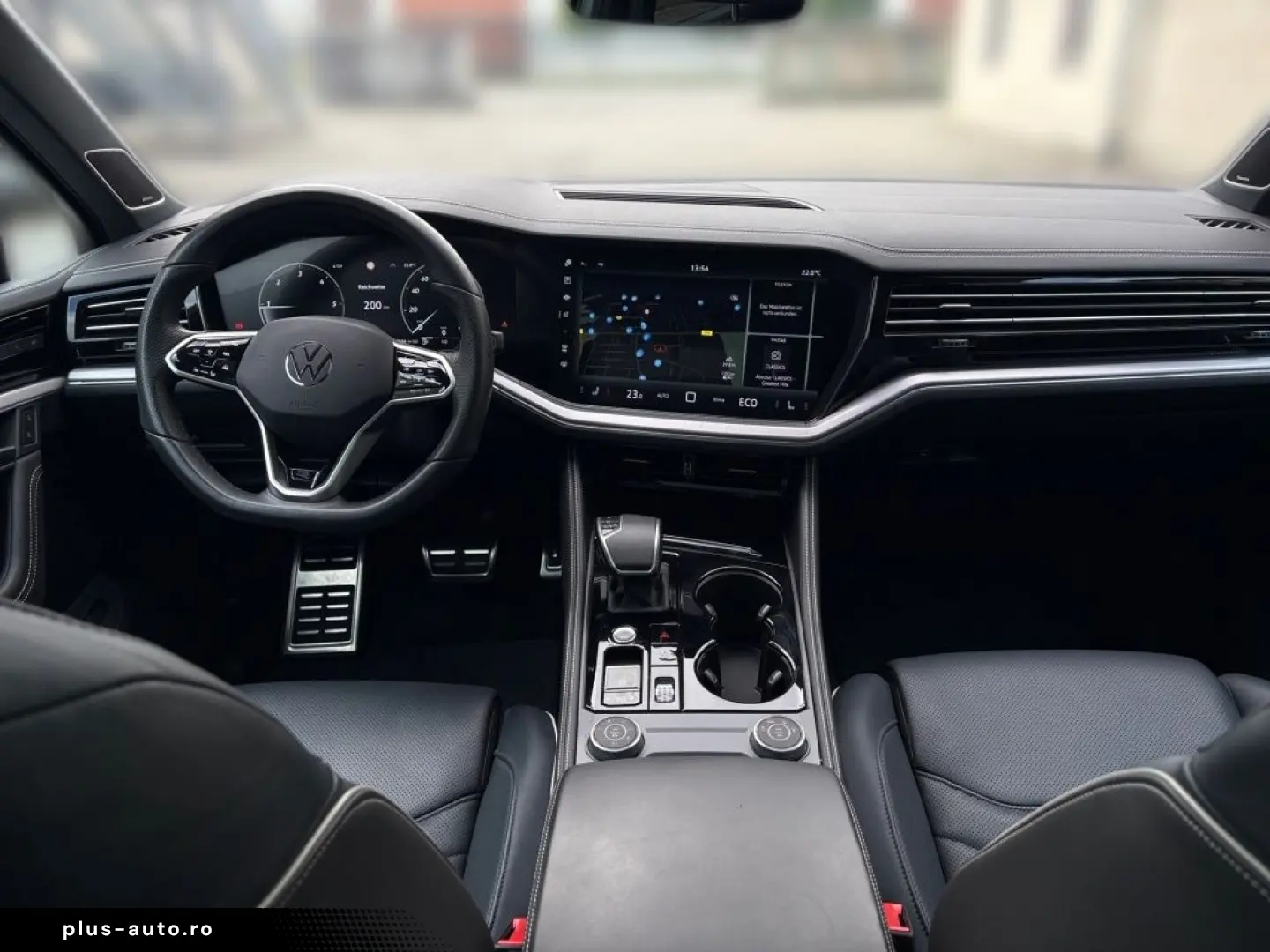 VW Touareg 3.0 TDI R-Line 4M PANO AHK STAHZG LUFT
