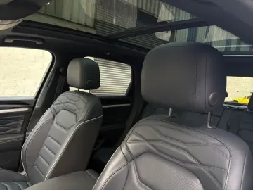 VW Touareg 3.0 TDI R-Line 4M PANO AHK STAHZG LUFT