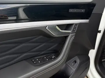 VW Touareg 3.0 TDI R-Line 4M PANO AHK STAHZG LUFT