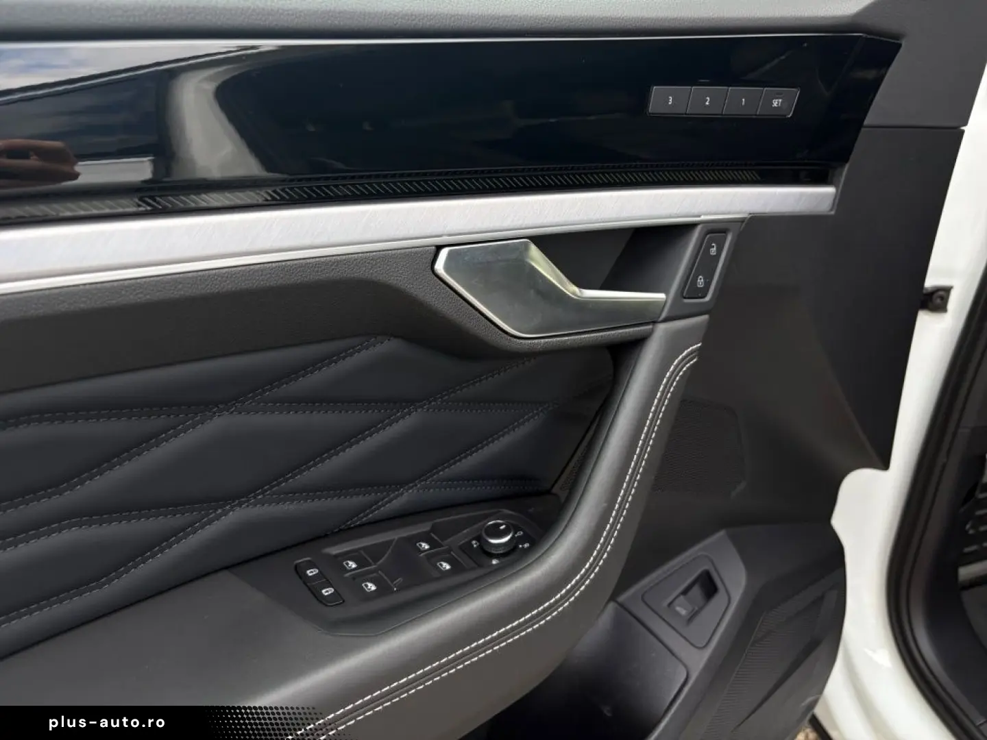 VW Touareg 3.0 TDI R-Line 4M PANO AHK STAHZG LUFT