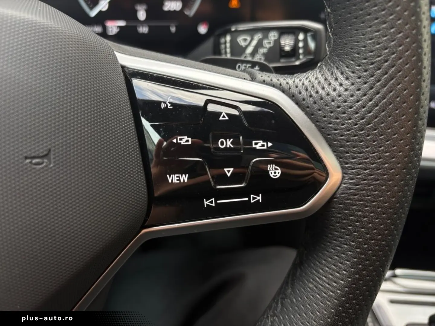 VW Touareg 3.0 TDI R-Line 4M PANO AHK STAHZG LUFT