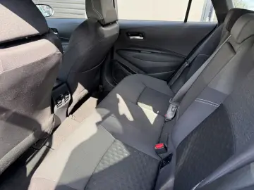 TOYOTA Corolla Touring Sports 2.0 Hybrid Business Editi