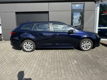TOYOTA Corolla Touring Sports 2.0 Hybrid Business Editi
