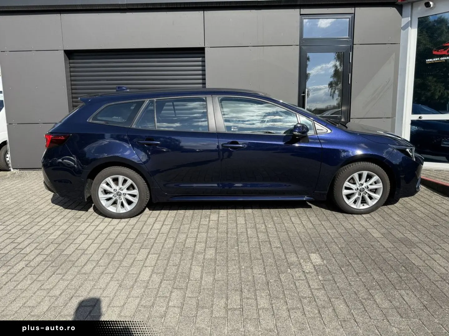 TOYOTA Corolla Touring Sports 2.0 Hybrid Business Editi
