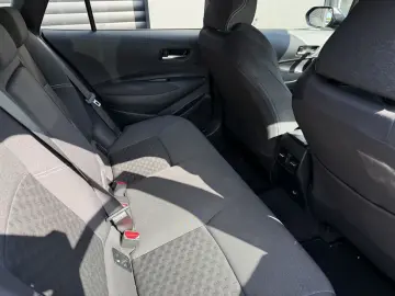 TOYOTA Corolla Touring Sports 2.0 Hybrid Business Editi