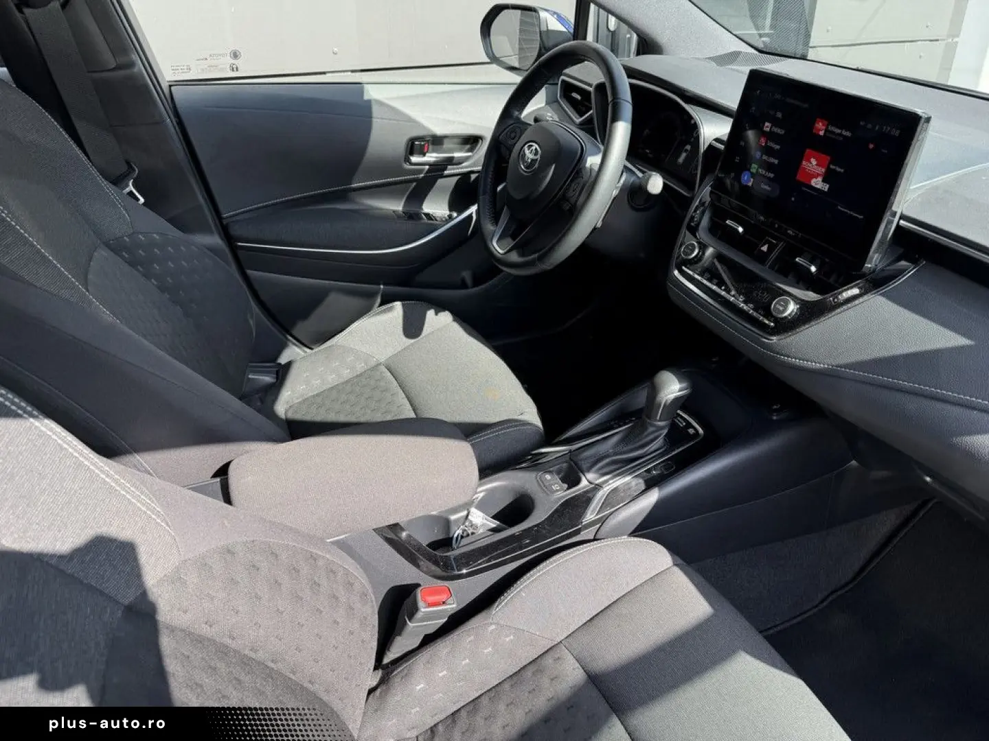 TOYOTA Corolla Touring Sports 2.0 Hybrid Business Editi