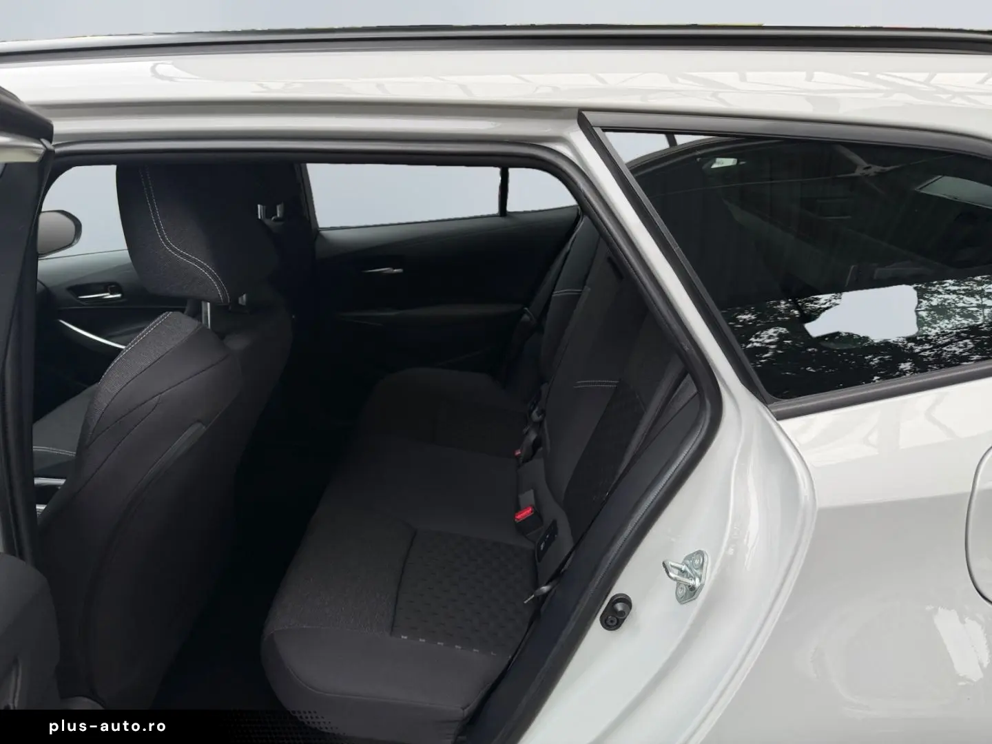TOYOTA Corolla TS 1.8 Hybrid Business   LED ACC RCam