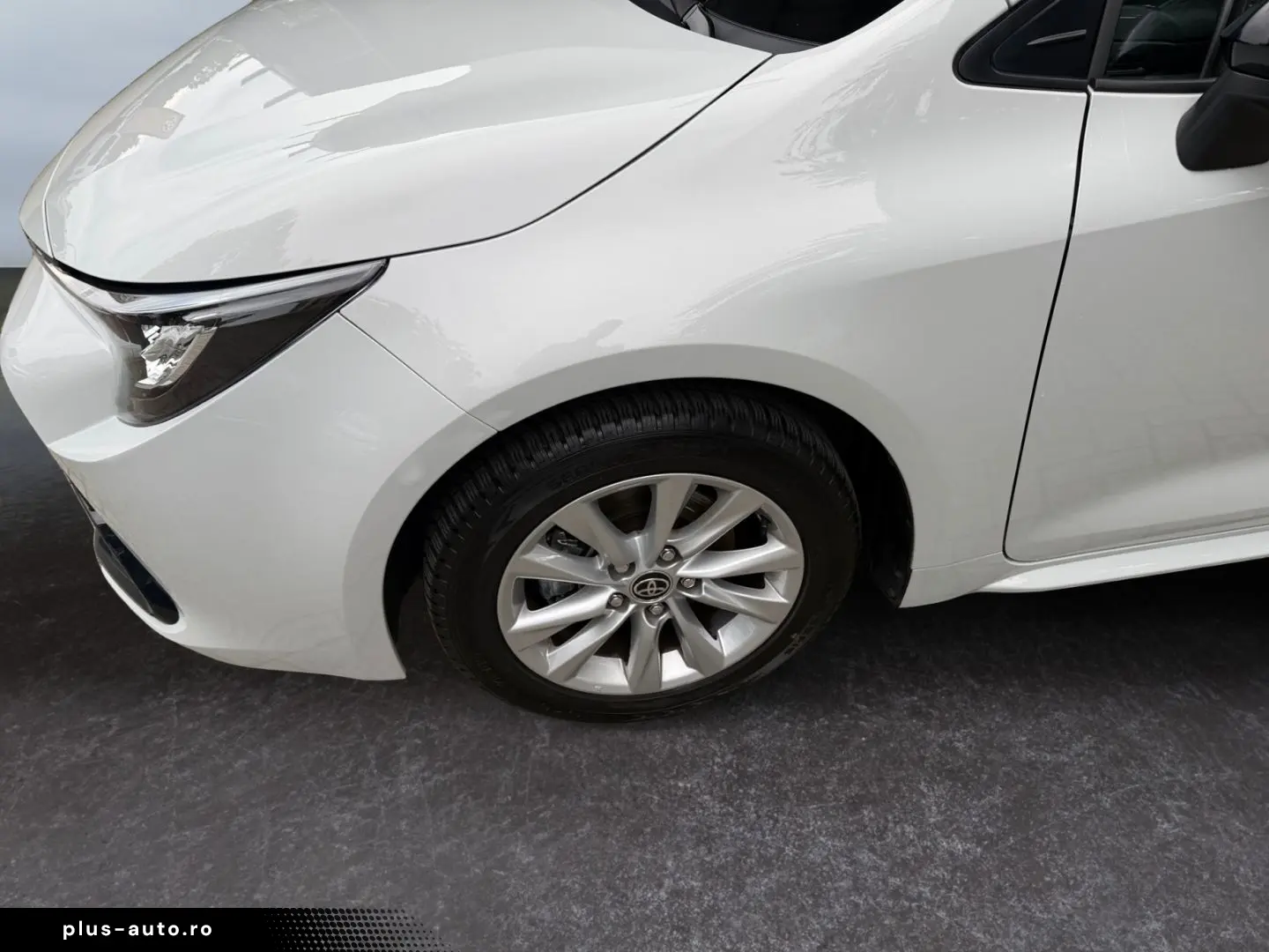 TOYOTA Corolla TS 1.8 Hybrid Business   LED ACC RCam