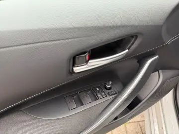 TOYOTA Corolla TS 1.8 Hybrid Business   LED ACC RCam