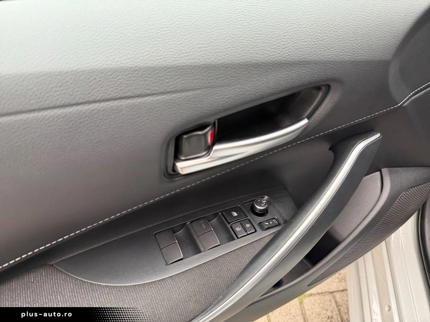TOYOTA Corolla TS 1.8 Hybrid Business   LED ACC RCam