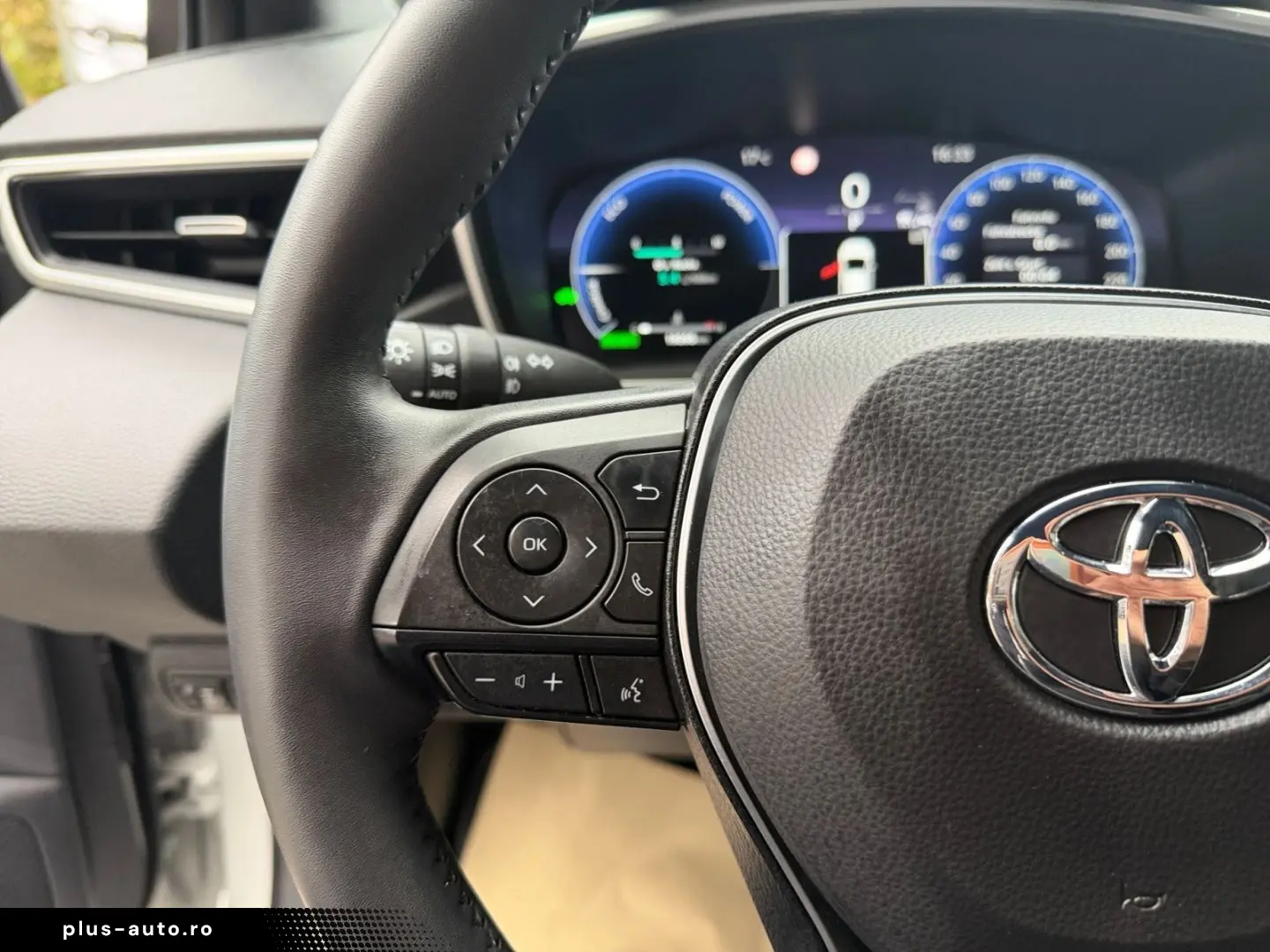 TOYOTA Corolla TS 1.8 Hybrid Business   LED ACC RCam