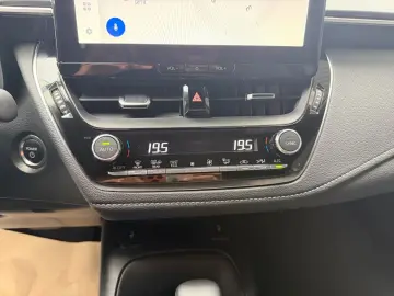 TOYOTA Corolla TS 1.8 Hybrid Business   LED ACC RCam