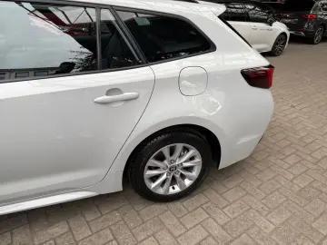TOYOTA Corolla TS 1.8 Hybrid Business   LED ACC RCam