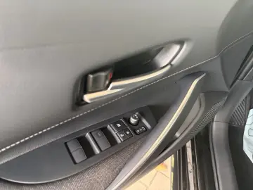 TOYOTA Corolla TS 1.8 Hybrid Business   LED ACC RCam