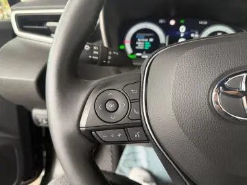 TOYOTA Corolla TS 1.8 Hybrid Business   LED ACC RCam