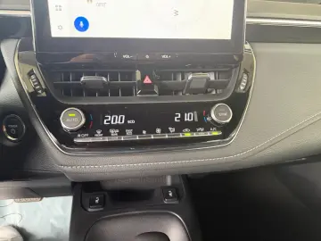 TOYOTA Corolla TS 1.8 Hybrid Business   LED ACC RCam