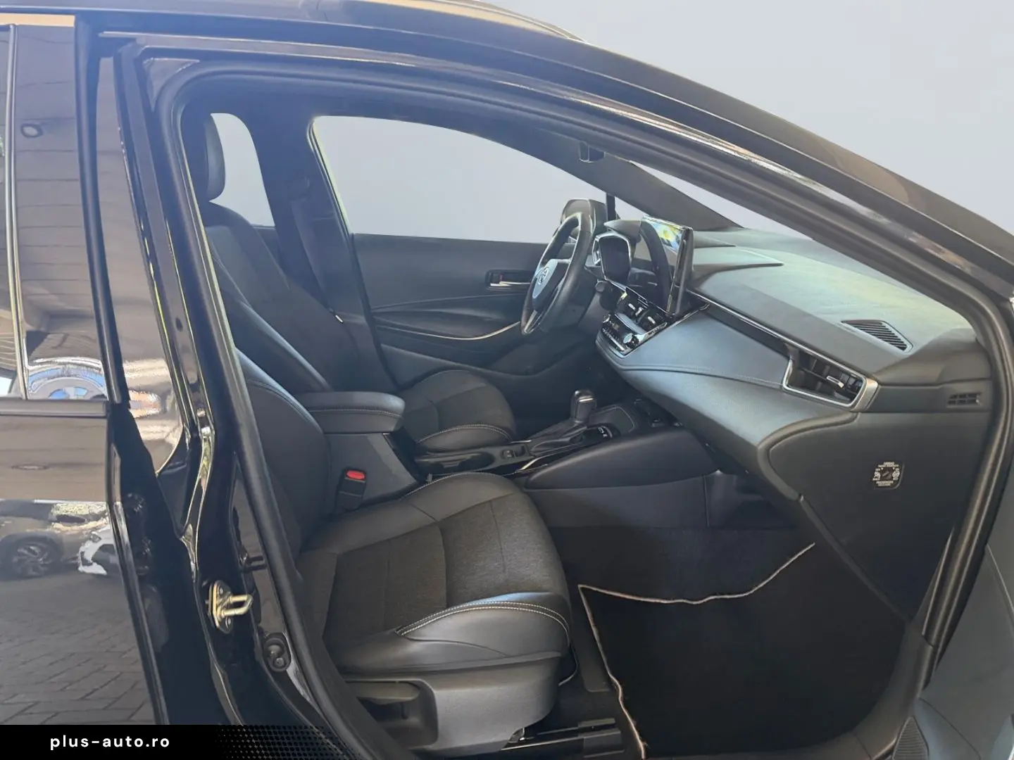 TOYOTA Corolla 1.8 TS Hybrid Team D  Technik-Paket SHZ