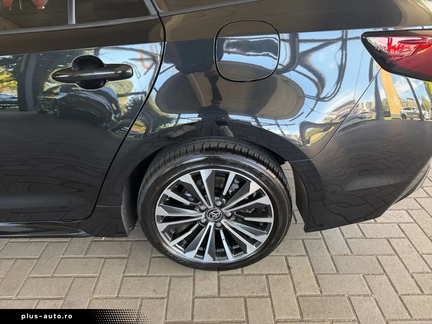 TOYOTA Corolla 1.8 TS Hybrid Team D  Technik-Paket SHZ