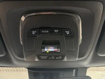 TOYOTA Corolla 2.0 Hybrid Touring Sports Business Editi