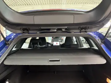 TOYOTA Corolla 2.0 Hybrid Touring Sports Business Editi
