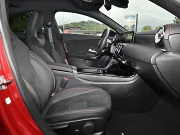 Mercedes-Benz CLA 250 e Coupé AMG Sport Premium NIGHT