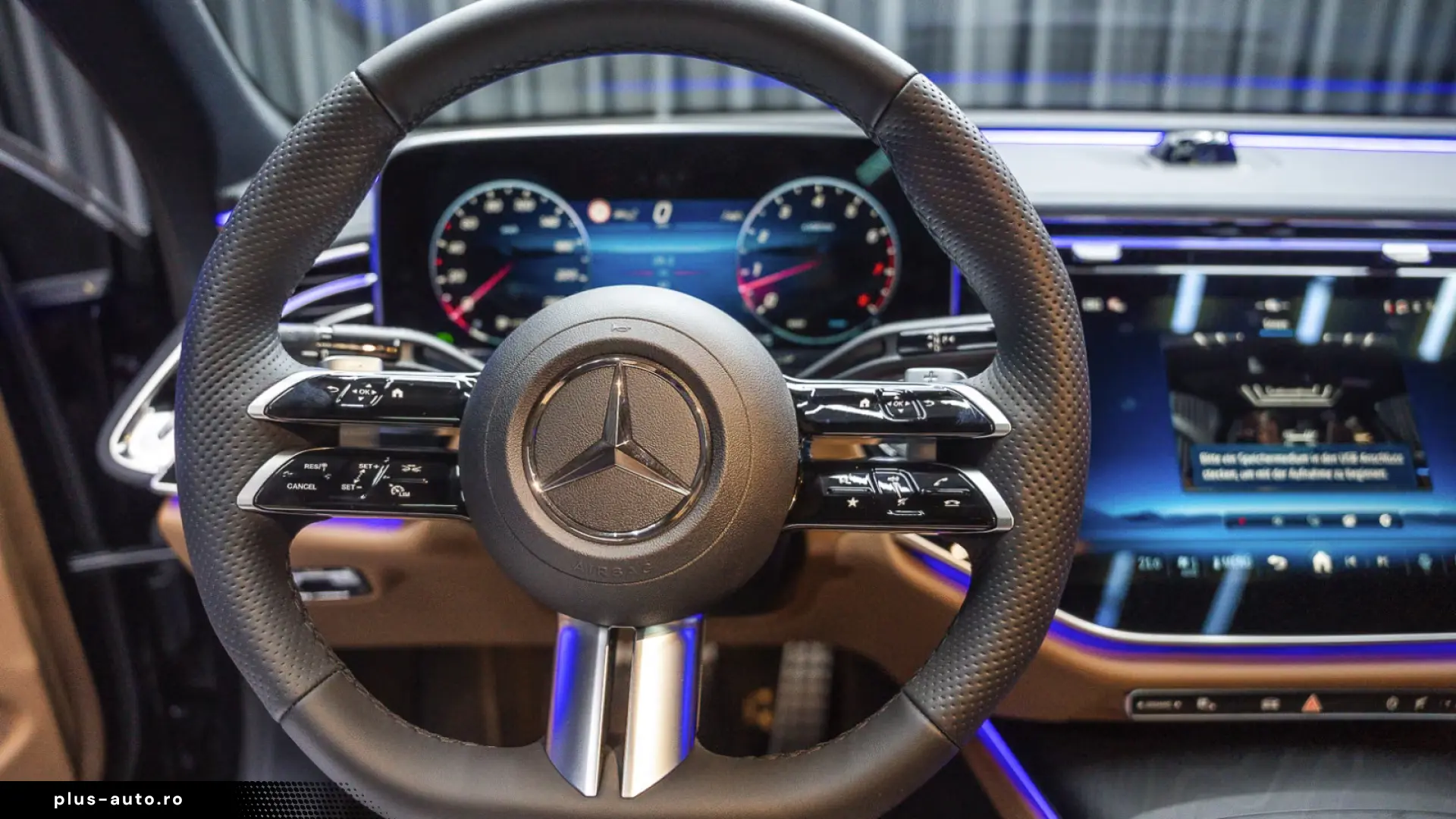 Mercedes-Benz E 200  Premium Plus