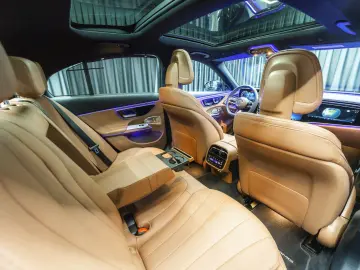 Mercedes-Benz E 200  Premium Plus