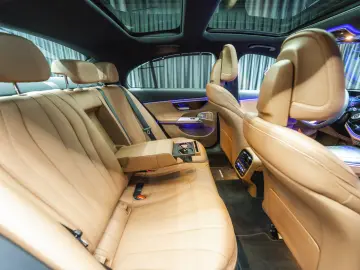 Mercedes-Benz E 200  Premium Plus