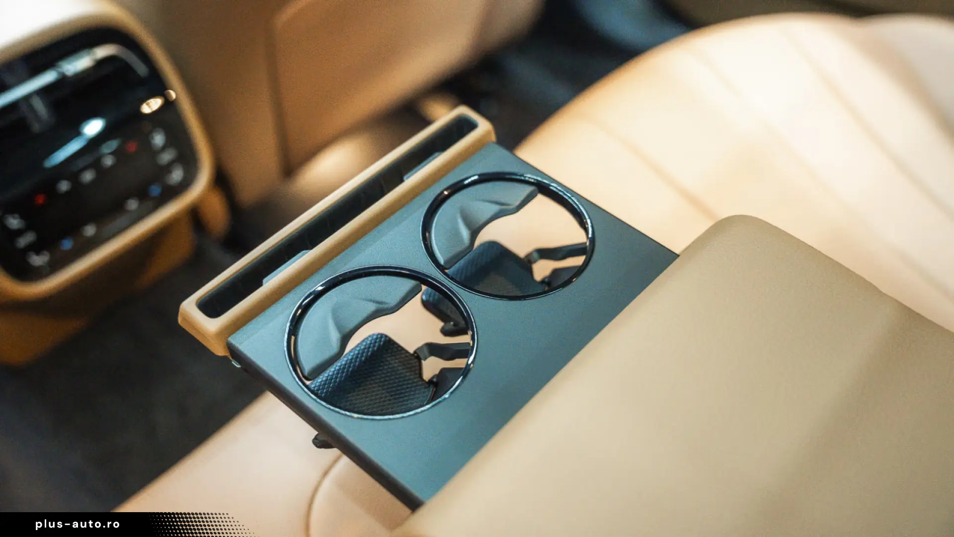 Mercedes-Benz E 200  Premium Plus