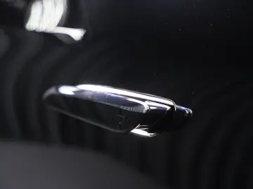 Mercedes-Benz E 200  Premium Plus
