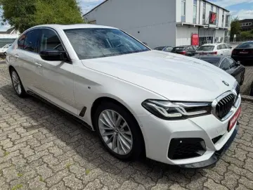 BMW 530i Luxury Line  LASER GSHD SPORTSITZE LIVE