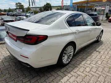 BMW 530i Luxury Line  LASER