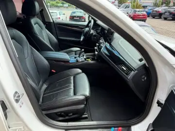 BMW 530i Luxury Line  LASER