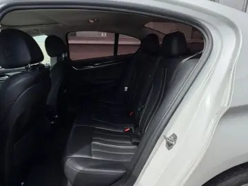 BMW 530i Luxury Line  LASER