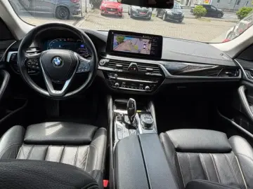 BMW 530i Luxury Line  LASER