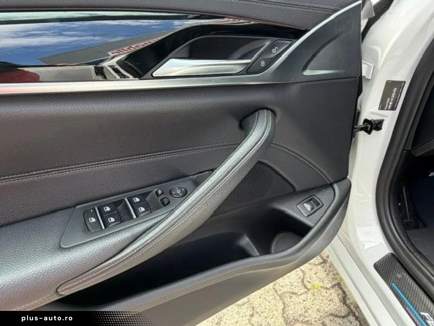 BMW 530i Luxury Line  LASER