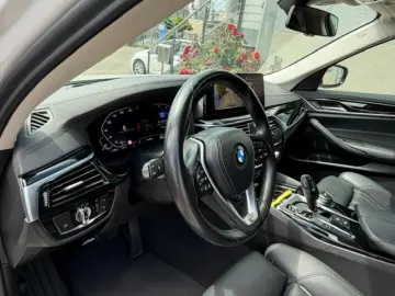 BMW 530i Luxury Line  LASER