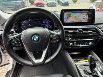 BMW 530i Luxury Line  LASER