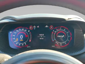 ASTON MARTIN DBX 4.0 V8  Aston Martin Memmingen