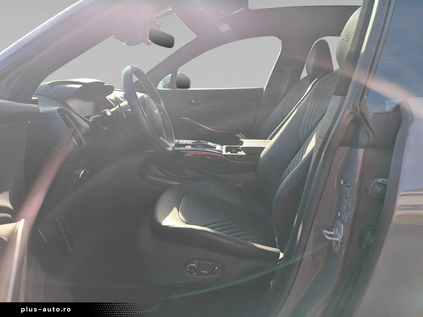 ASTON MARTIN DBX 4.0 V8  Aston Martin Memmingen