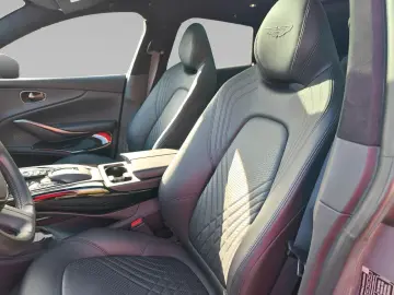 ASTON MARTIN DBX 4.0 V8  Aston Martin Memmingen